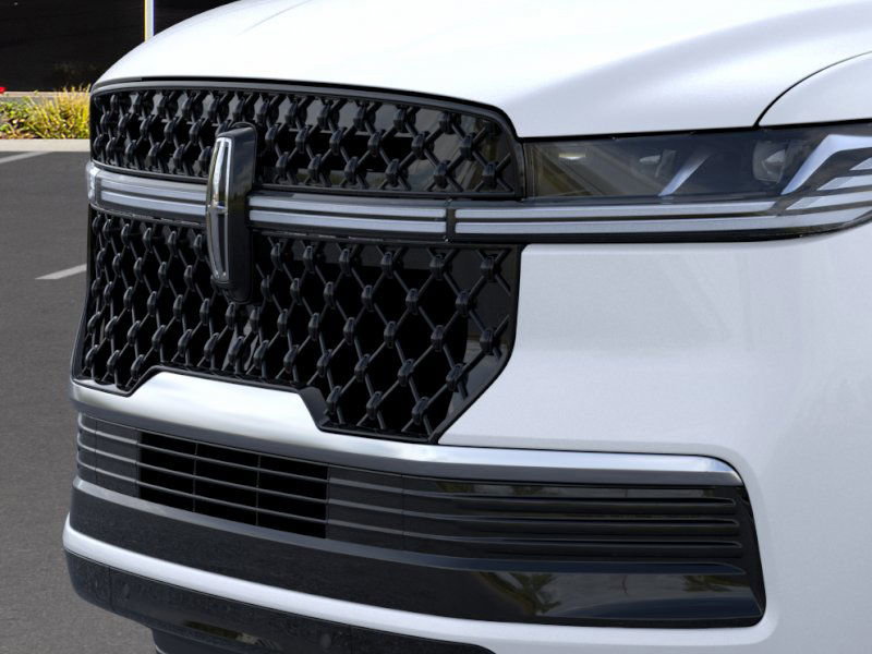 New 2026 Lincoln Navigator Reserve w/ Jet Appearance Package image 17