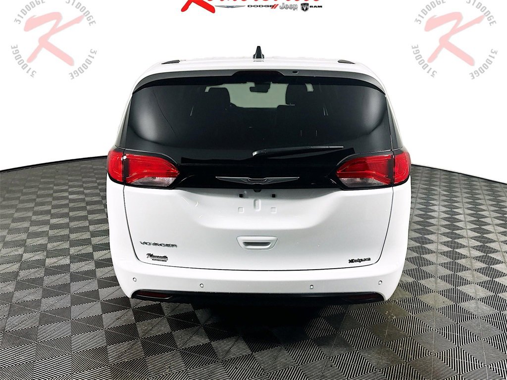 New 2026 Chrysler Voyager LX image 6