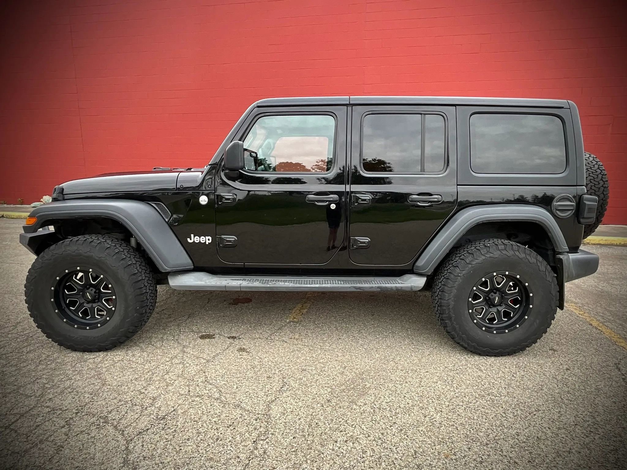 Used 2018 Jeep Wrangler Unlimited Sport S AWD/4WD image 2