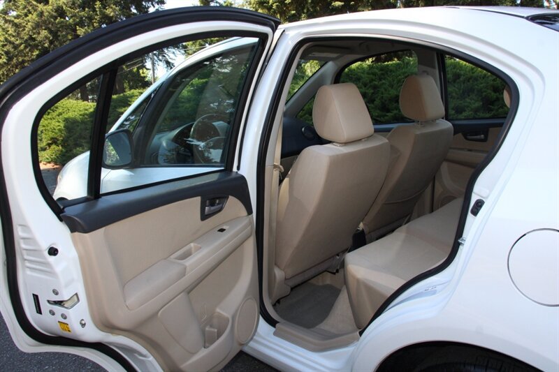 Used 2012 Suzuki SX4 LE FWD image 14