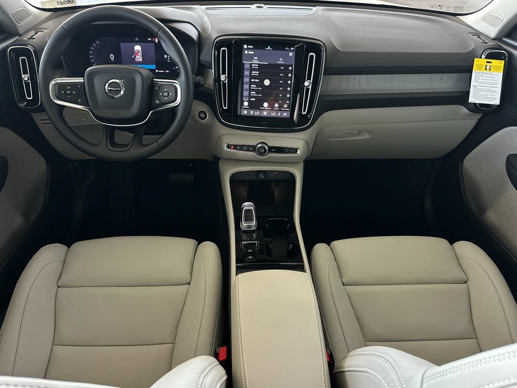 New 2026 Volvo XC40 B5 Plus w/ Protection Package Premier AWD/4WD image 12