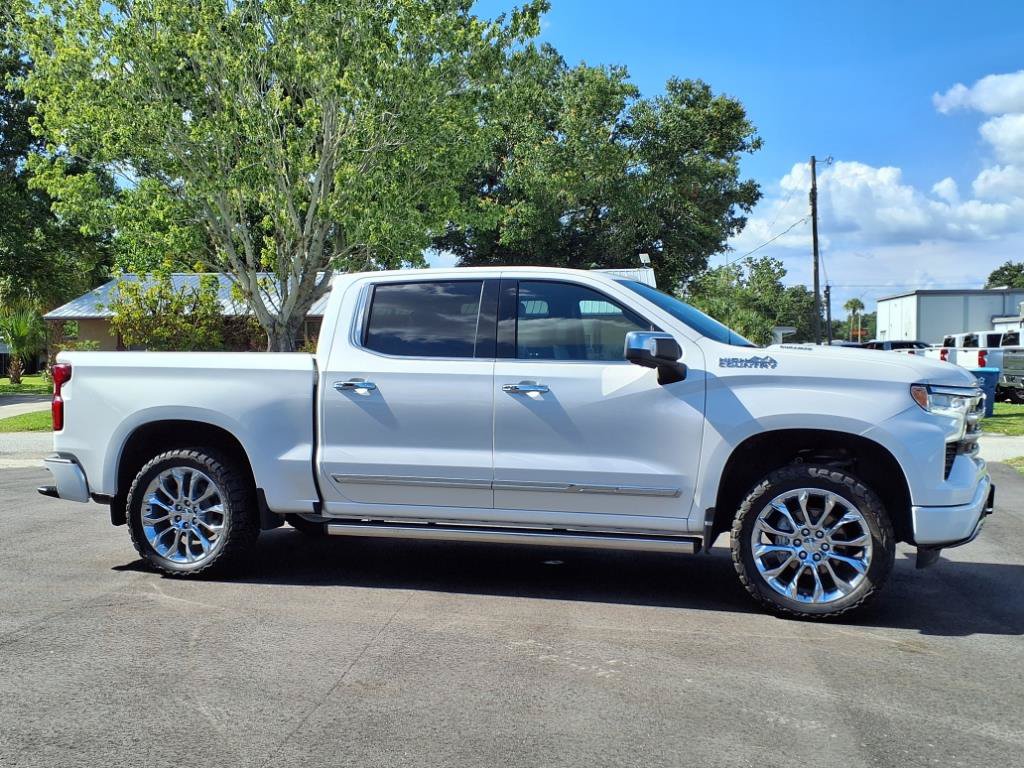 Certified 2024 Chevrolet Silverado 1500 High Country w/ Technology Package AWD/4WD image 3