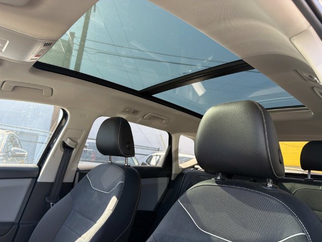 Certified 2023 Volkswagen Taos SE w/ Panoramic Sunroof Package FWD image 16