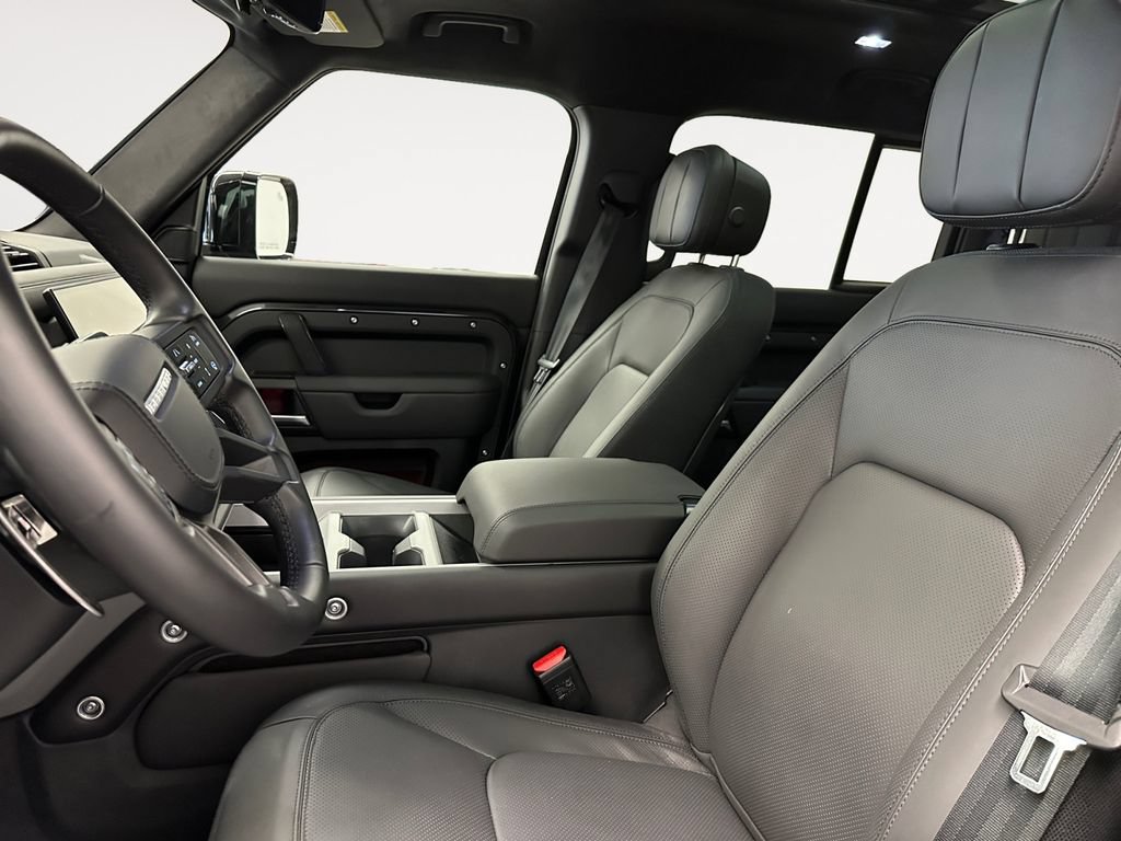 New 2026 Land Rover Defender 110 V8 AWD/4WD image 9