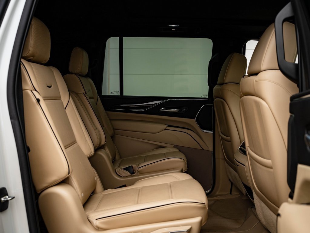 Used 2021 Cadillac Escalade ESV Premium Luxury image 48