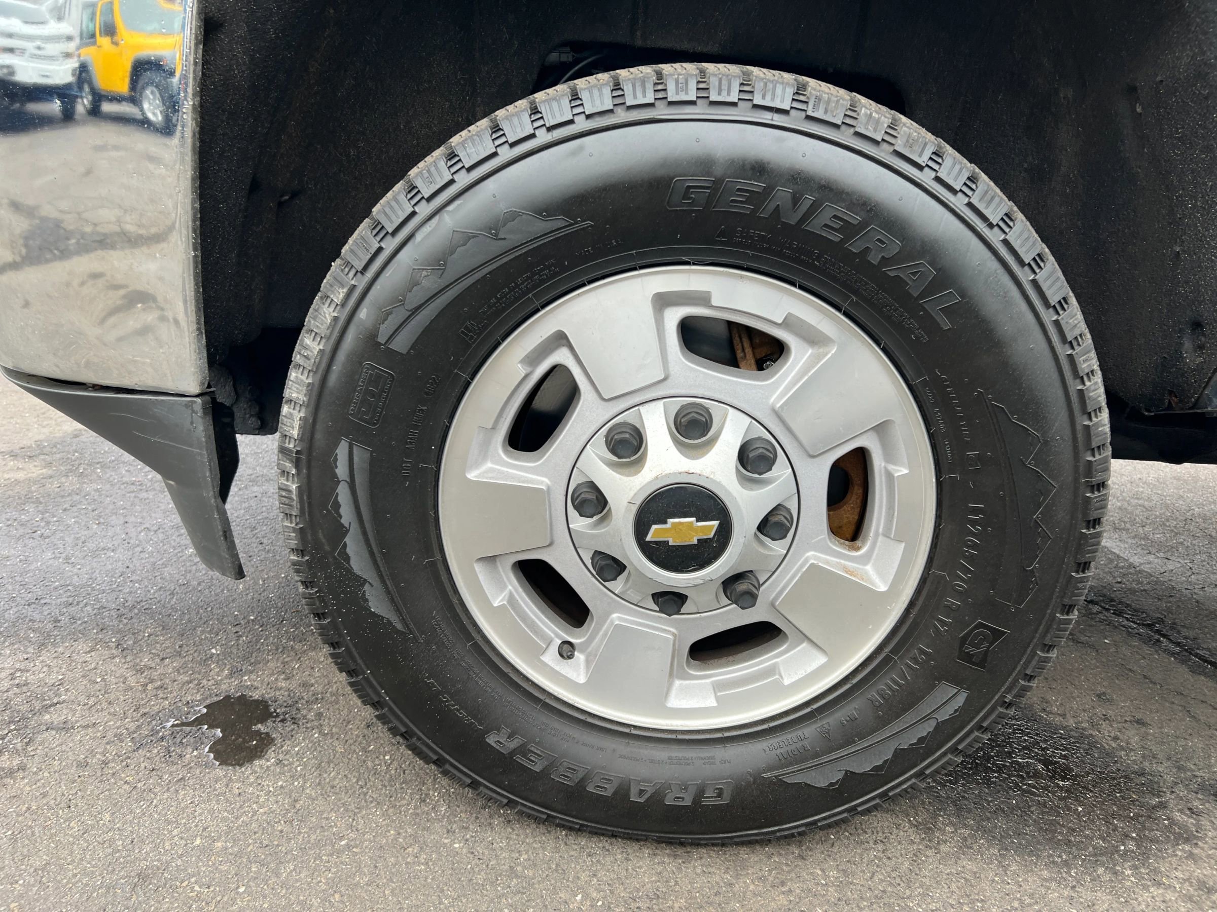 Used 2019 Chevrolet Silverado 2500 LT w/ Snow Plow Prep Package image 19