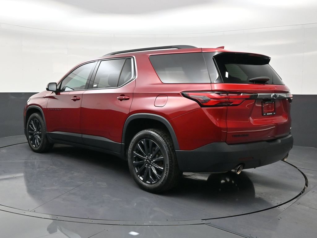 Used 2023 Chevrolet Traverse RS image 3