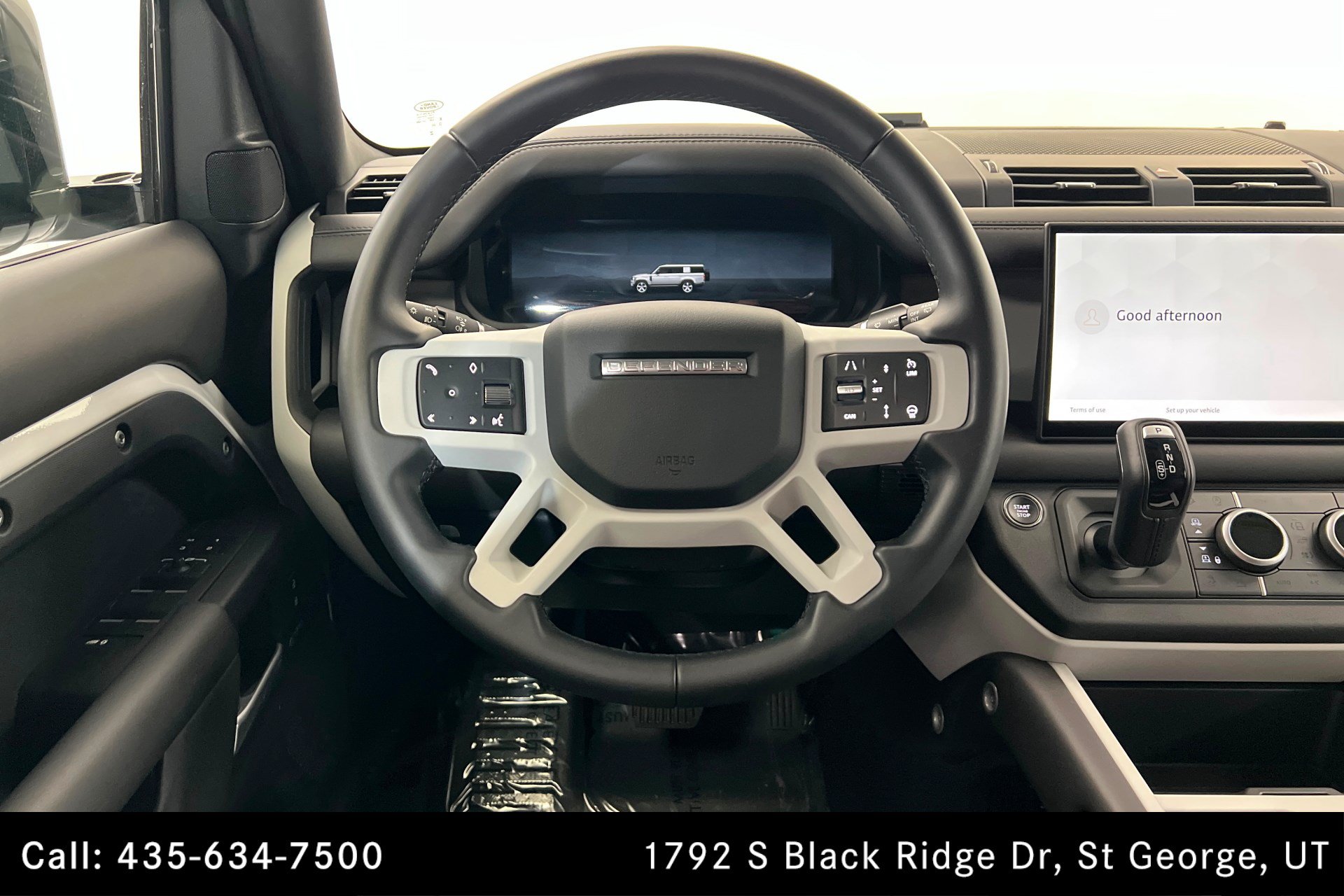 Used 2025 Land Rover Defender 130 X-Dynamic SE AWD/4WD image 12