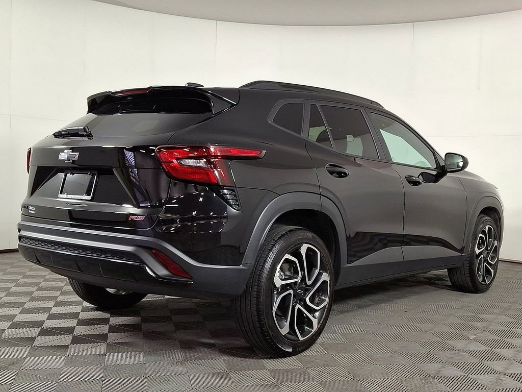 Used 2025 Chevrolet Trax RS image 9