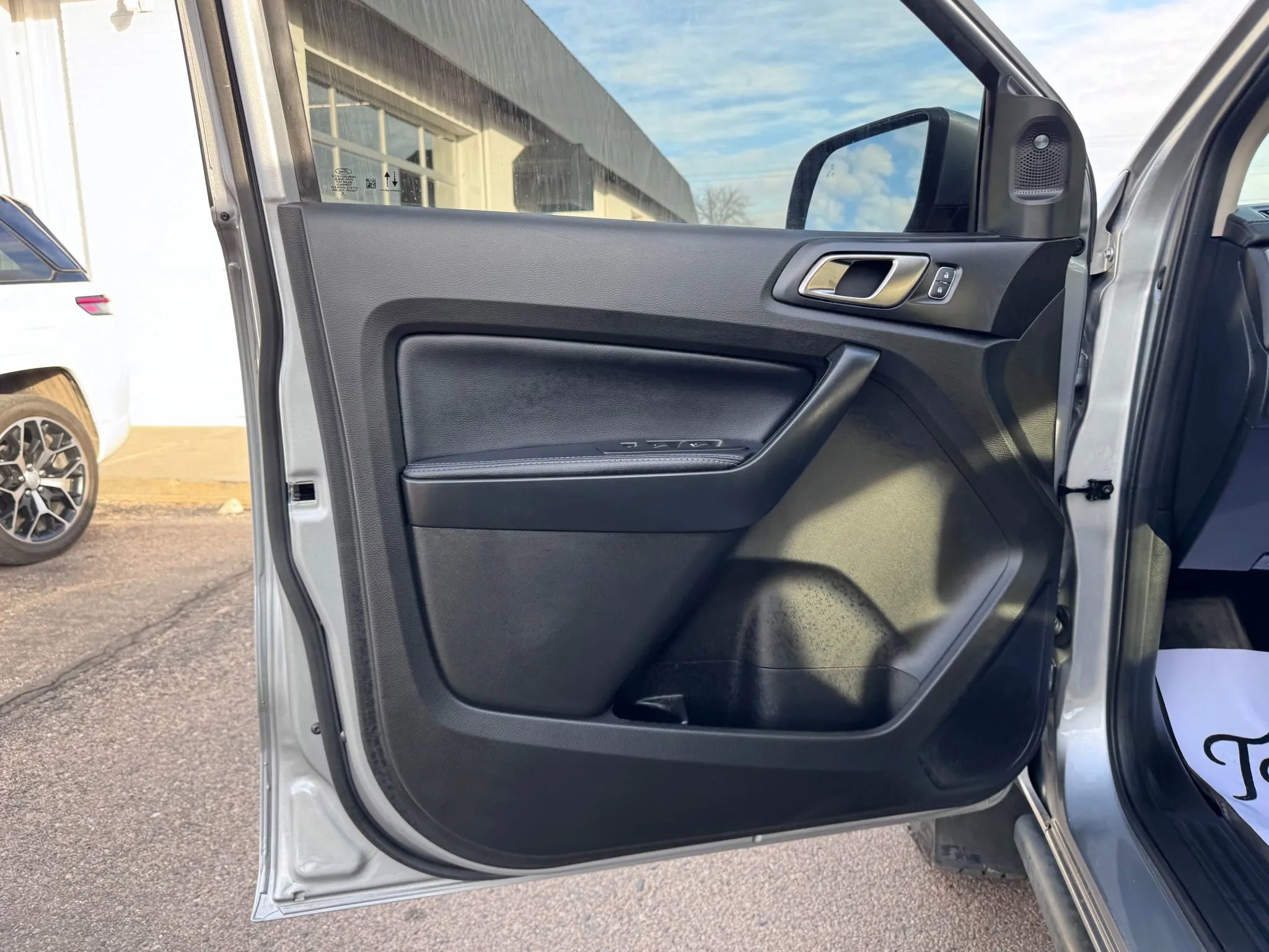 Used 2022 Ford Ranger Lariat w/ Tremor Off-Road Package image 22