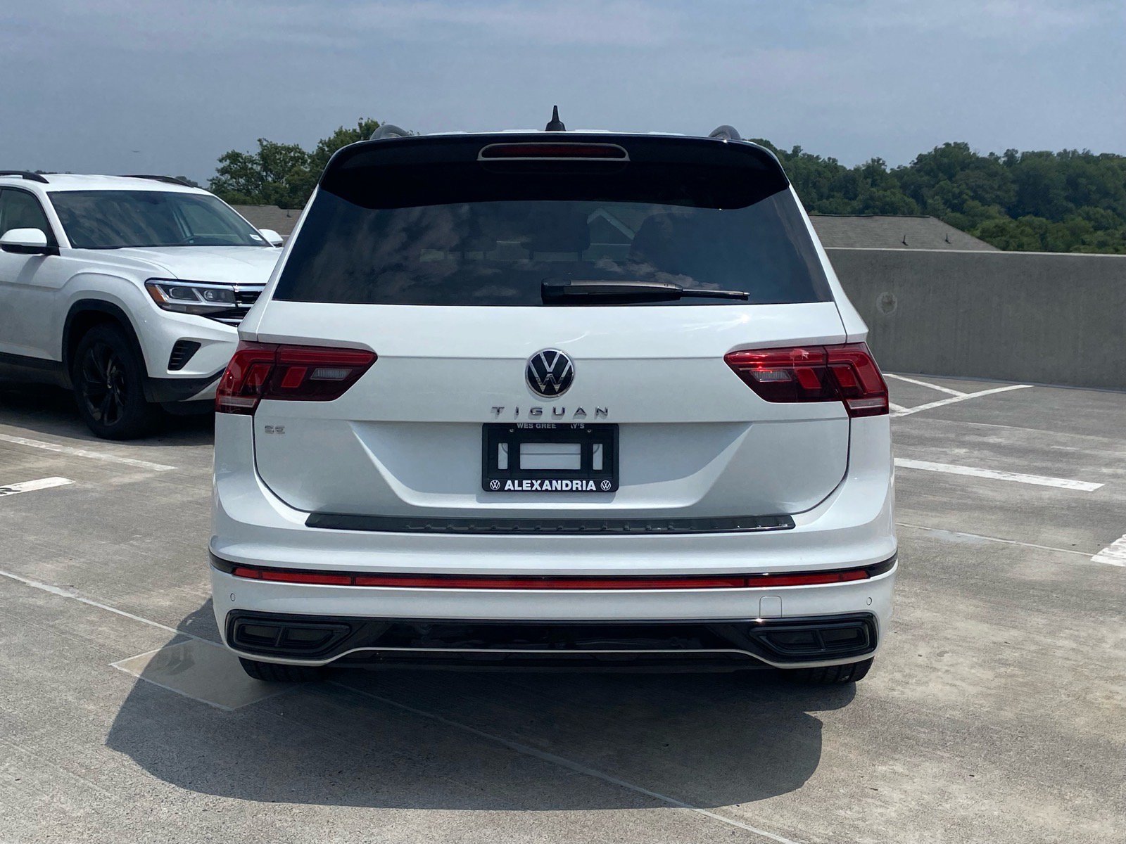 Certified 2024 Volkswagen Tiguan SE R-Line FWD image 3