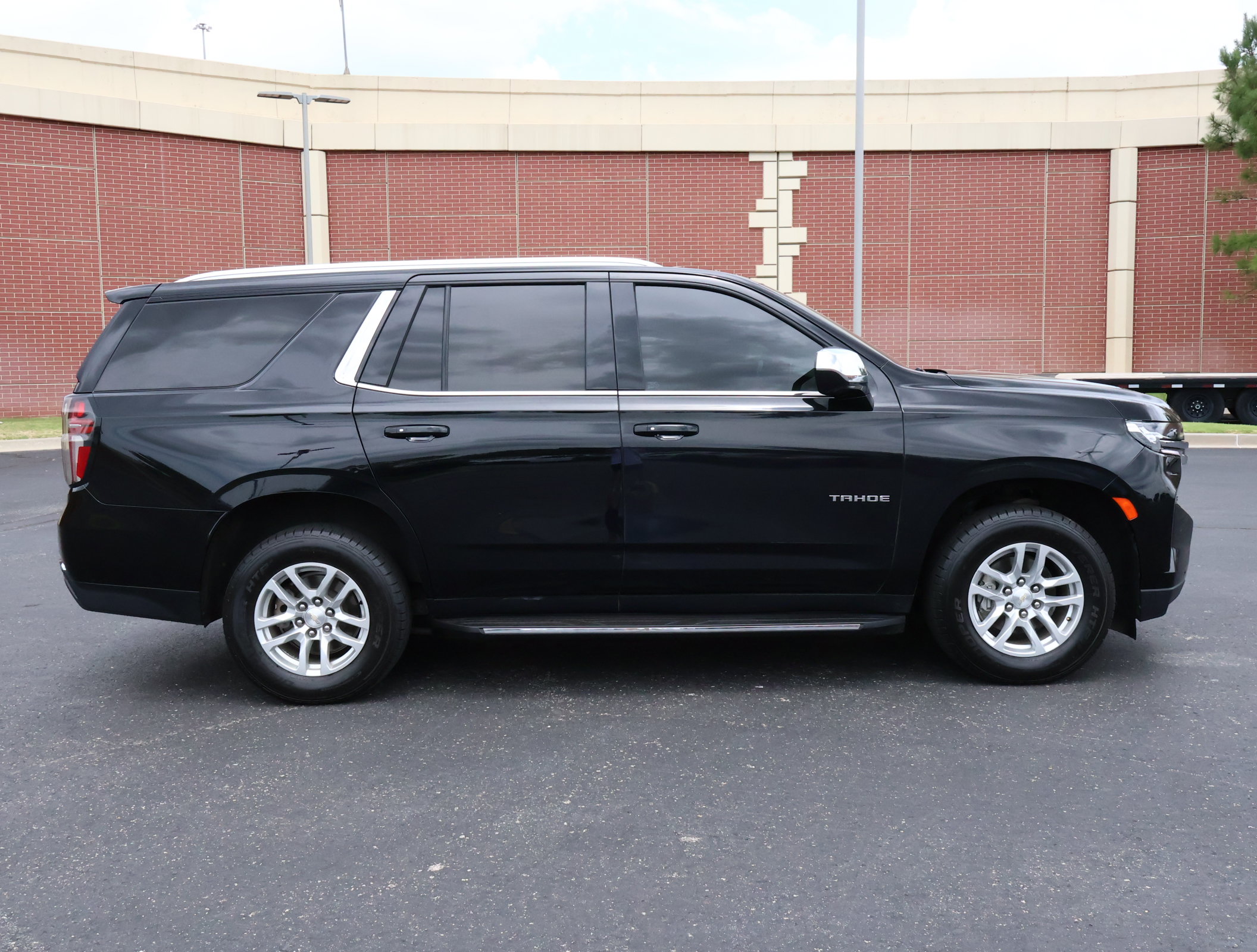 Used 2021 Chevrolet Tahoe LS w/ Driver Alert Package RWD image 31