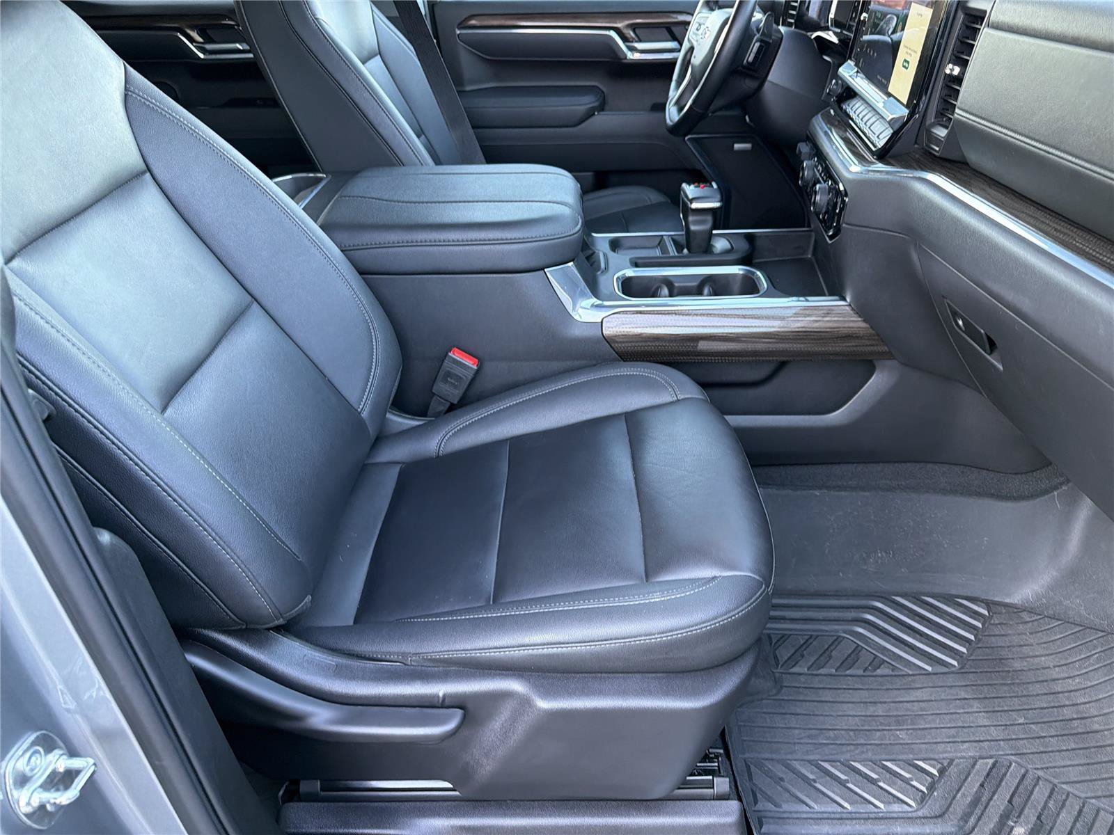 Used 2025 Chevrolet Silverado 1500 LT Trail Boss w/ Convenience Package II AWD/4WD image 12