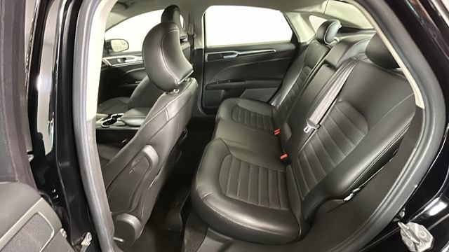 Used 2016 Ford Fusion SE w/ Equipment Group 202A AWD/4WD image 24