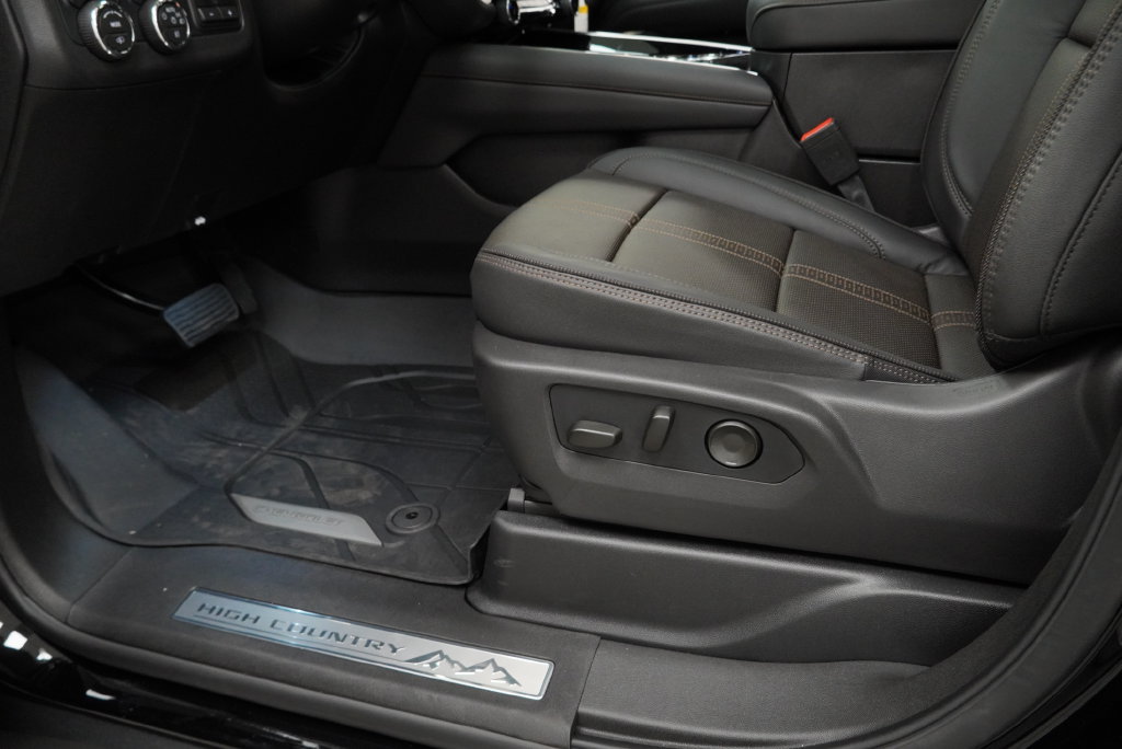 New 2026 Chevrolet Tahoe High Country AWD/4WD image 26