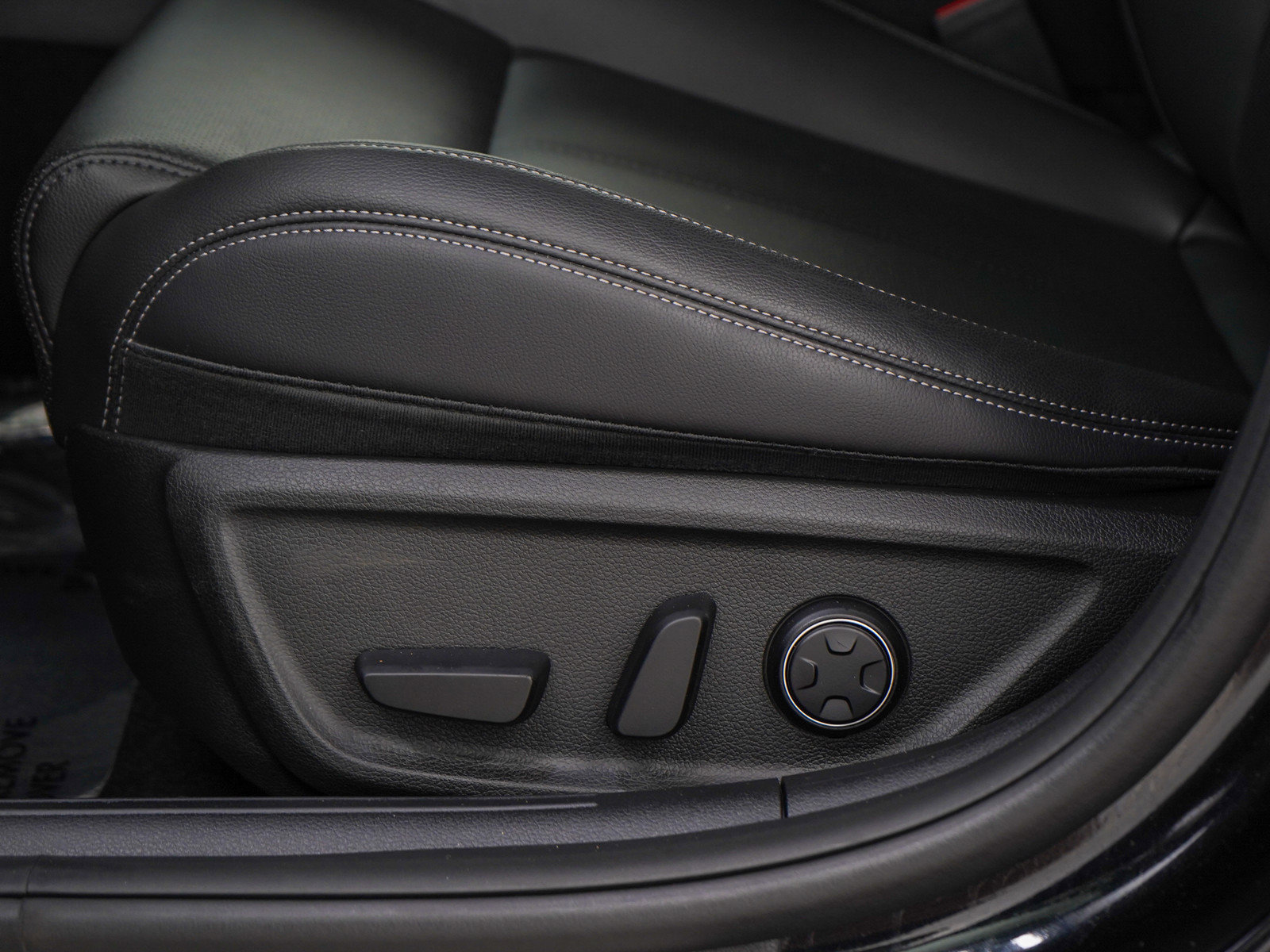 Used 2026 Genesis G70 2.5T AWD/4WD image 21