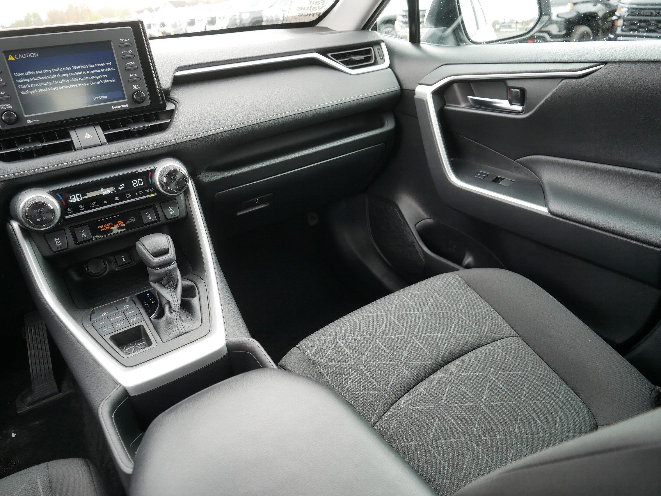 Used 2022 Toyota RAV4 XLE w/ Convenience Package AWD/4WD image 11