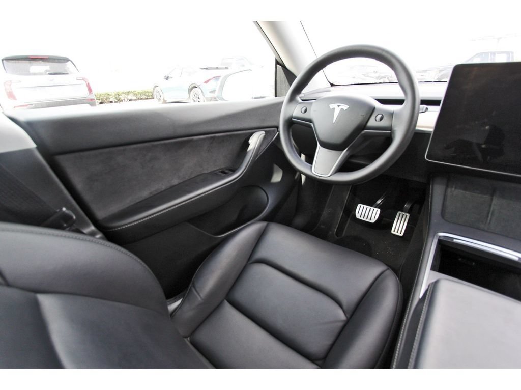 Used 2022 Tesla Model Y Performance AWD/4WD image 9