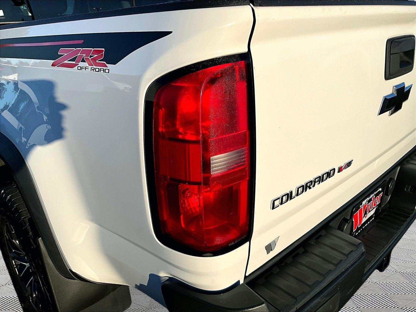 Used 2018 Chevrolet Colorado ZR2 w/ LPO, Door Decal Package AWD/4WD image 22