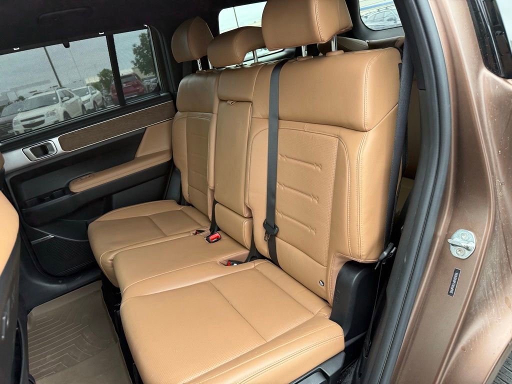 Used 2024 Hyundai Santa Fe Limited FWD image 10