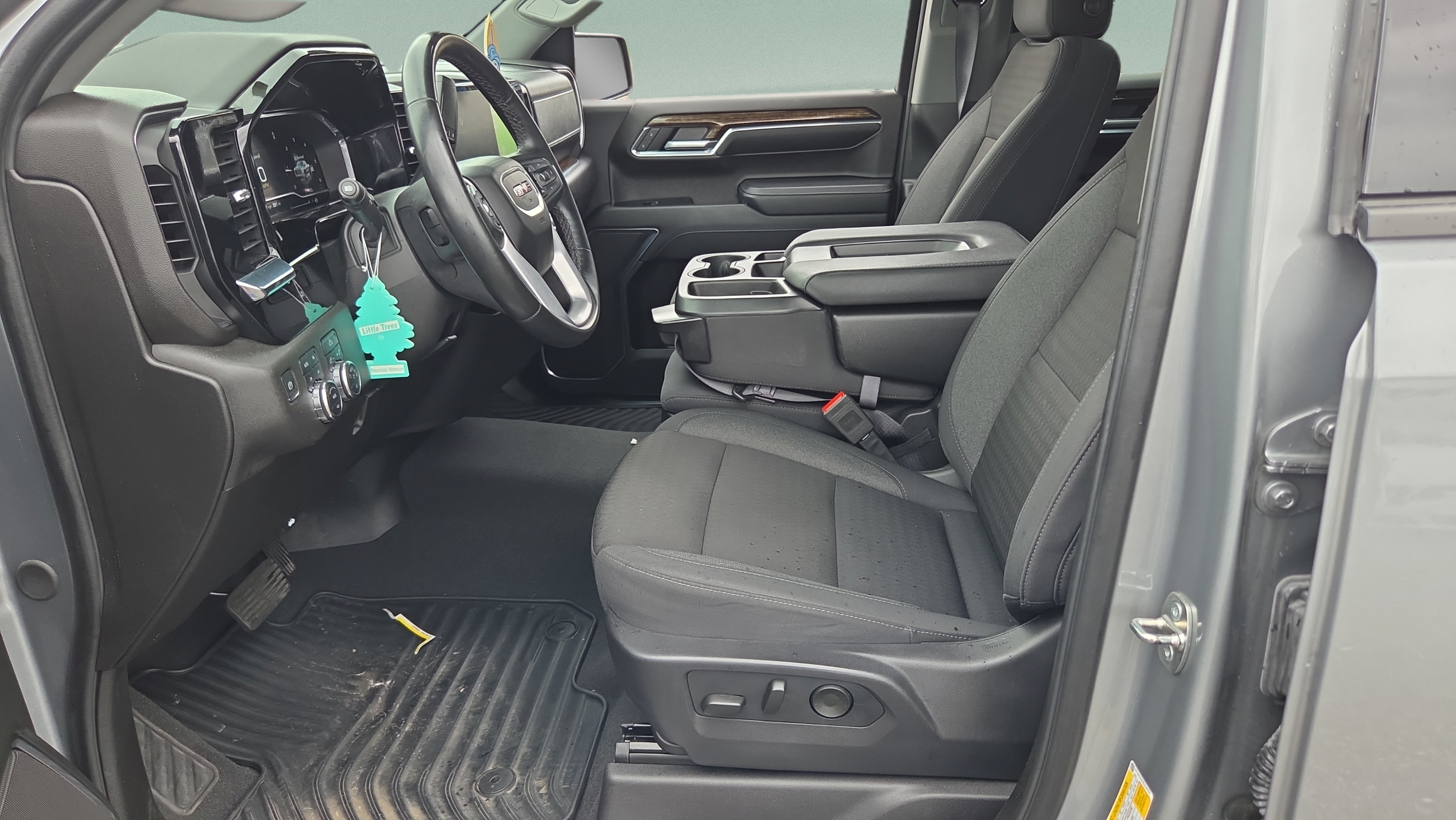 Used 2024 GMC Sierra 1500 Elevation AWD/4WD image 9