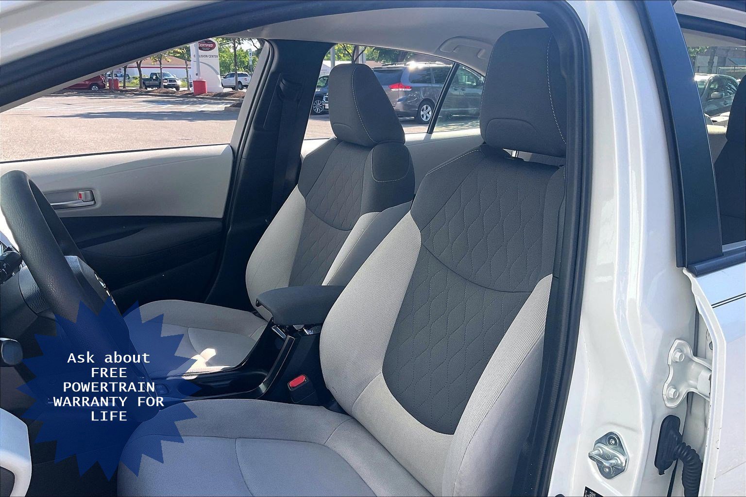 Used 2020 Toyota Corolla LE w/ Carpet Mat Package (TMS) FWD image 29