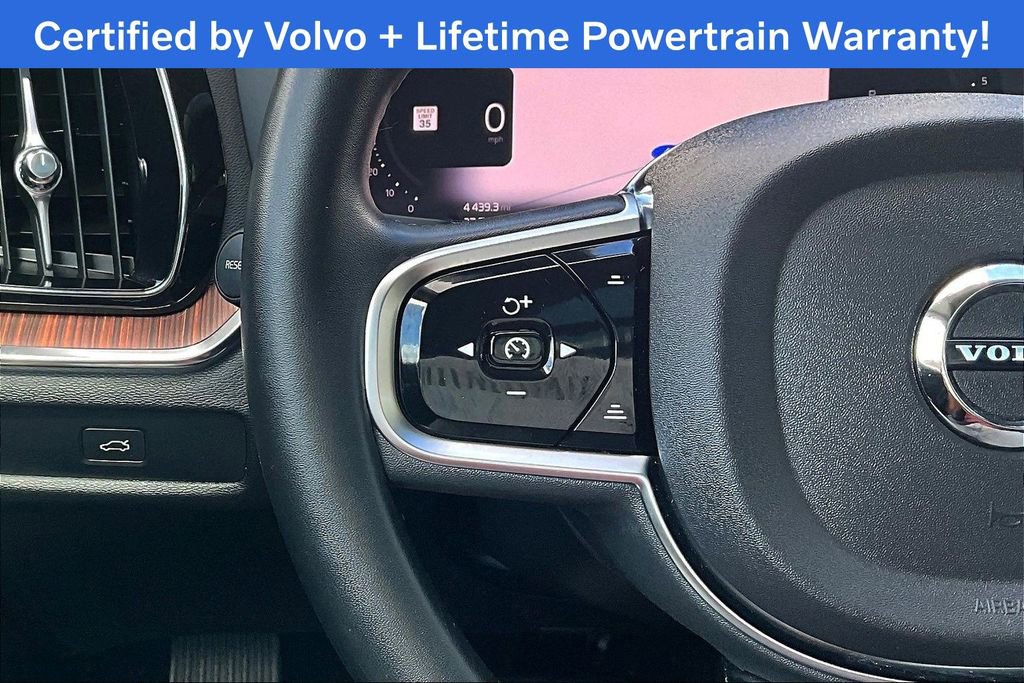 Used 2025 Volvo V60 B5 Cross Country Plus image 26