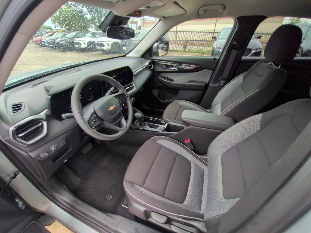 Used 2025 Chevrolet TrailBlazer LT FWD image 13
