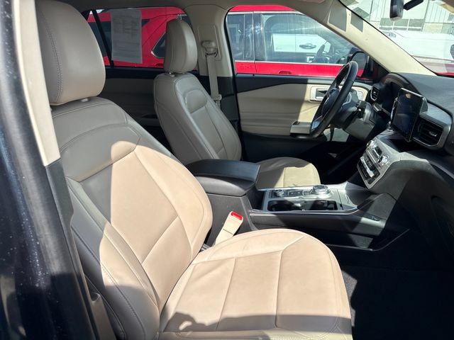 Used 2023 Ford Explorer XLT w/ Equipment Group 202A AWD/4WD image 11