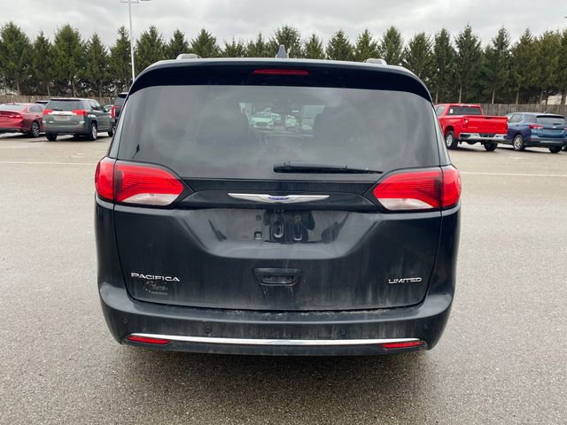 Used 2019 Chrysler Pacifica Limited image 14
