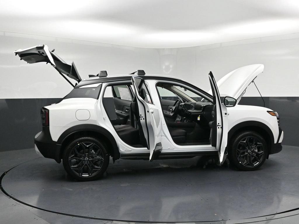 New 2026 Nissan Kicks SR AWD/4WD image 33