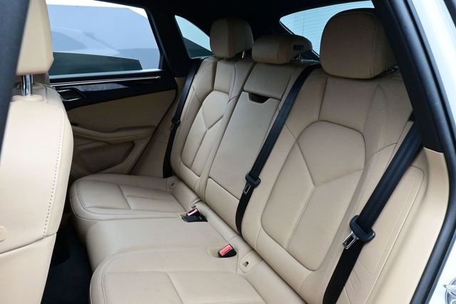 Certified 2023 Porsche Macan AWD/4WD image 14