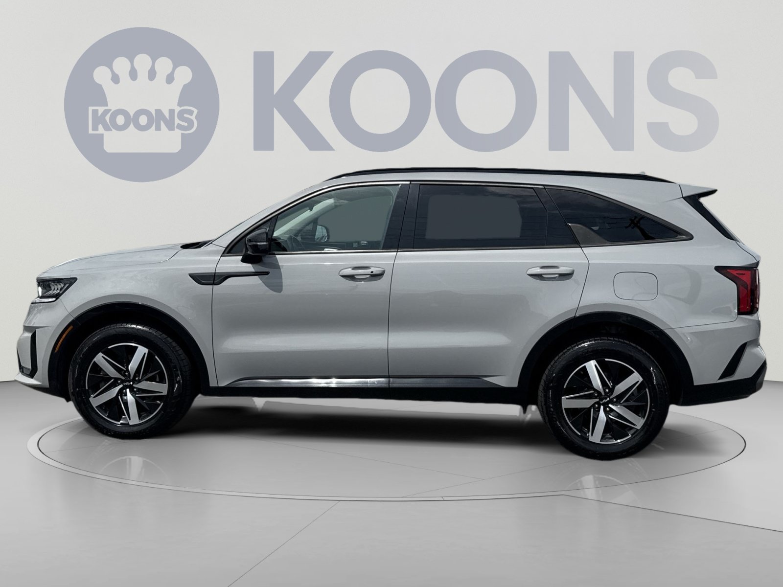 Used 2022 Kia Sorento EX w/ Panoramic Sunroof Package FWD image 2