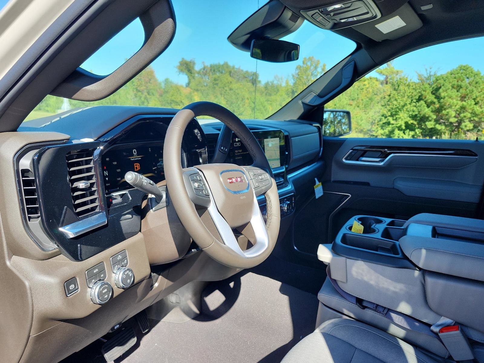 New 2026 GMC Sierra 1500 SLE image 11