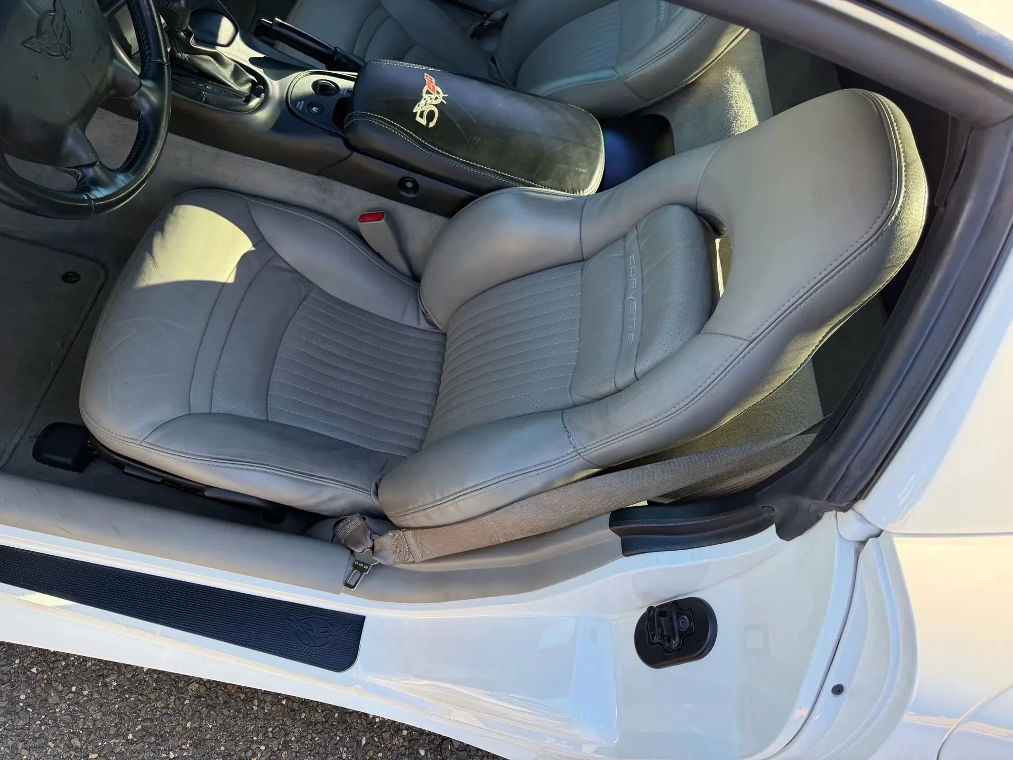 Used 2003 Chevrolet Corvette Coupe w/ Preferred Equipment Group image 17