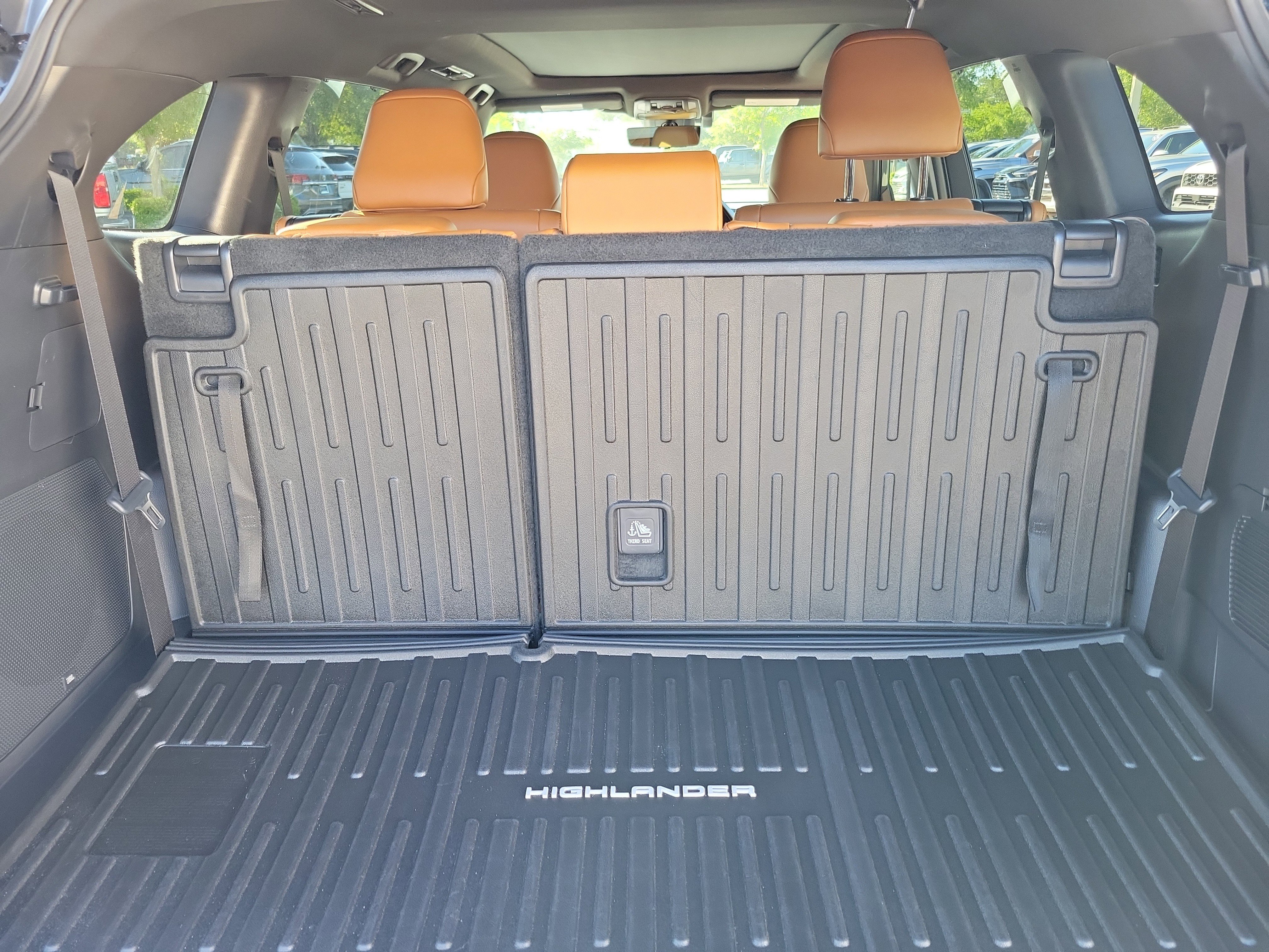 Certified 2025 Toyota Highlander Platinum image 7