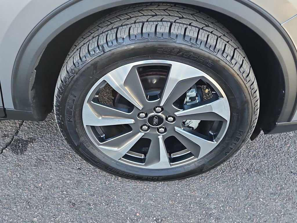 Used 2024 Ford Escape Platinum AWD/4WD image 11