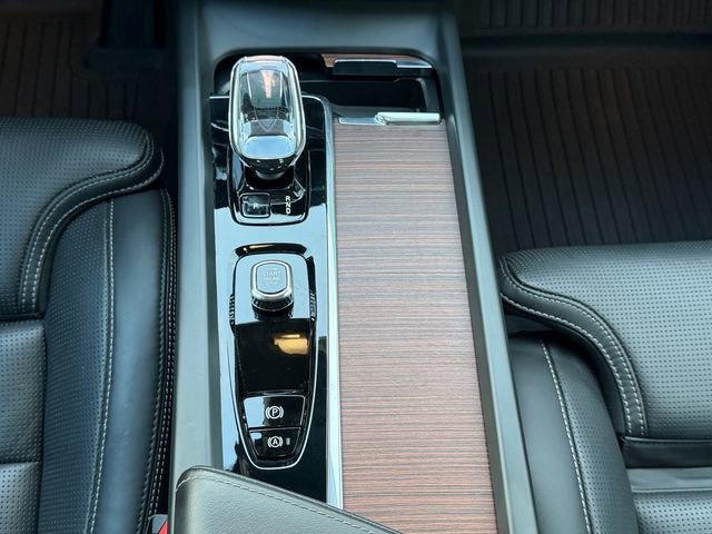 Certified 2023 Volvo XC60 B5 Ultimate w/ Protection Package Premier FWD image 21