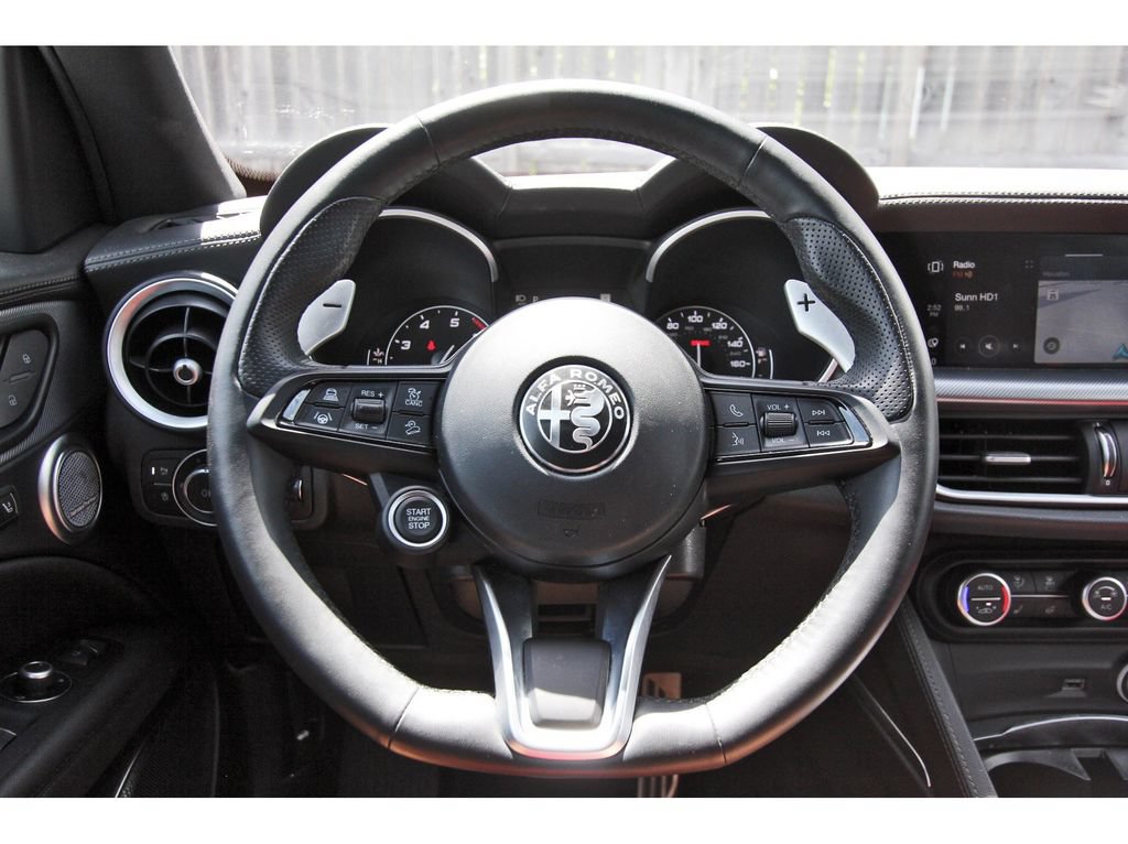 Used 2023 Alfa Romeo Stelvio Veloce AWD/4WD image 16