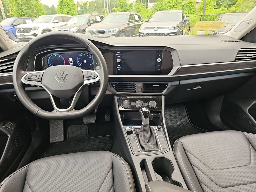 Used 2024 Volkswagen Jetta SEL FWD image 12
