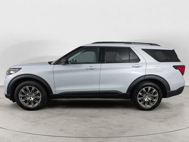 Used 2026 Ford Explorer Active w/ Active Comfort Package AWD/4WD image 2