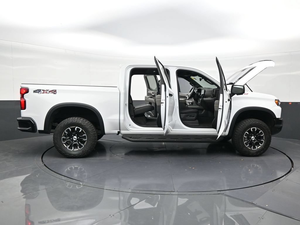 Used 2024 Chevrolet Silverado 1500 ZR2 w/ Technology Package AWD/4WD image 29
