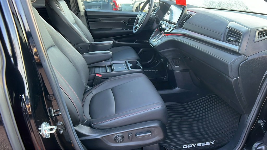 Used 2025 Honda Odyssey Sport-L image 18