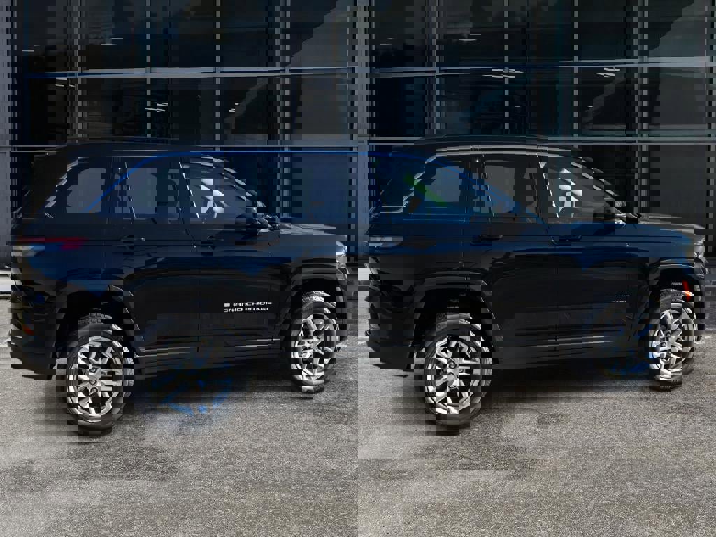 New 2025 Jeep Grand Cherokee Laredo X image 8