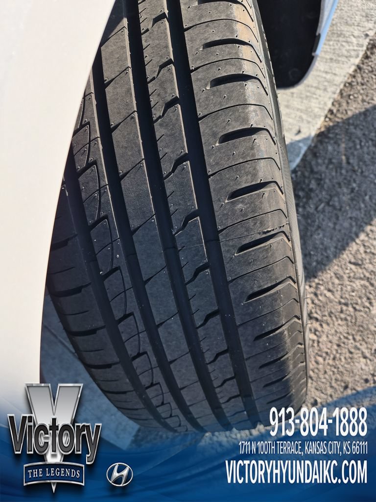 Used 2025 Genesis GV70 2.5T AWD/4WD image 29