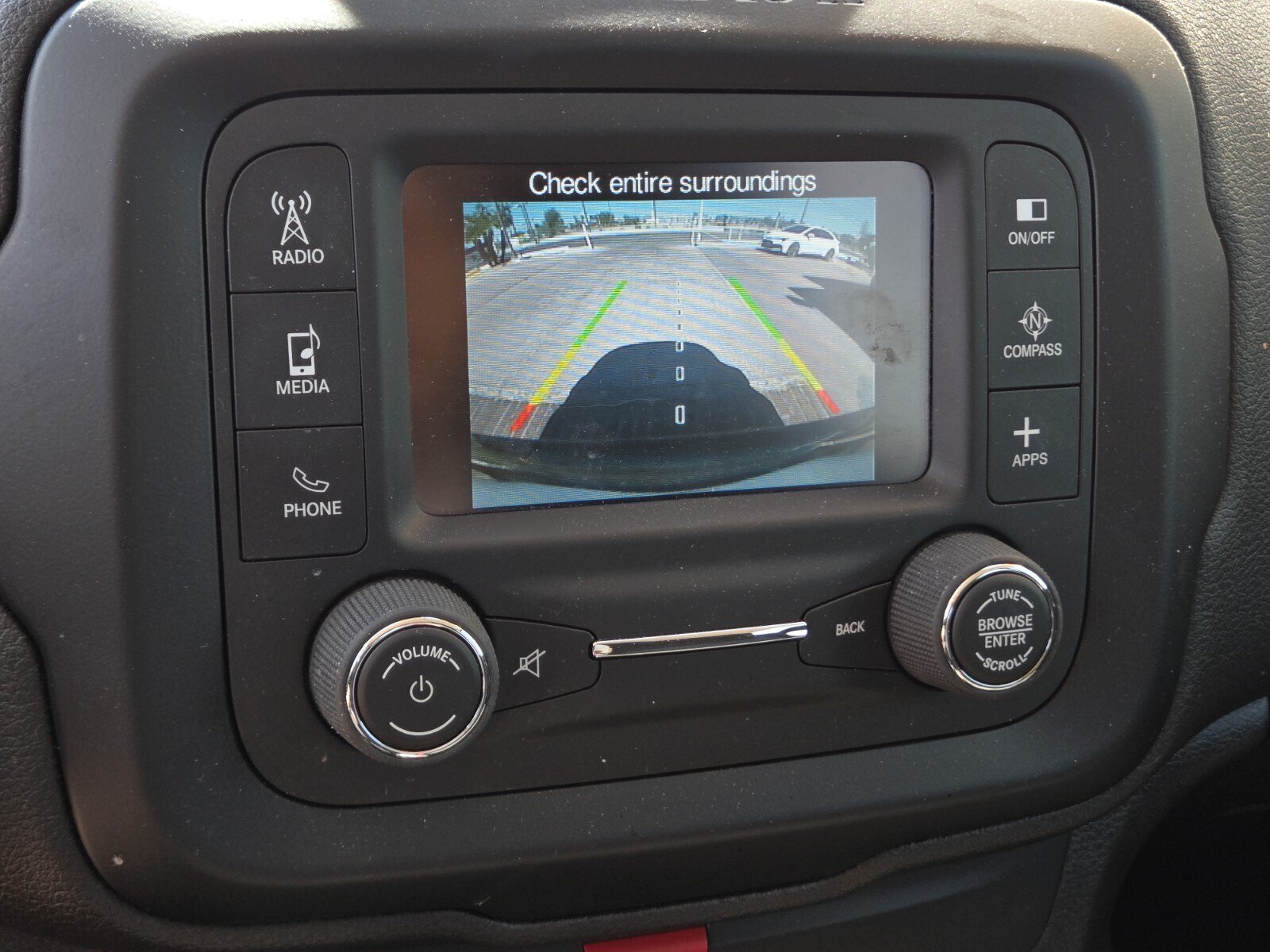 Used 2016 Jeep Renegade Latitude w/ Popular Equipment Group FWD image 18