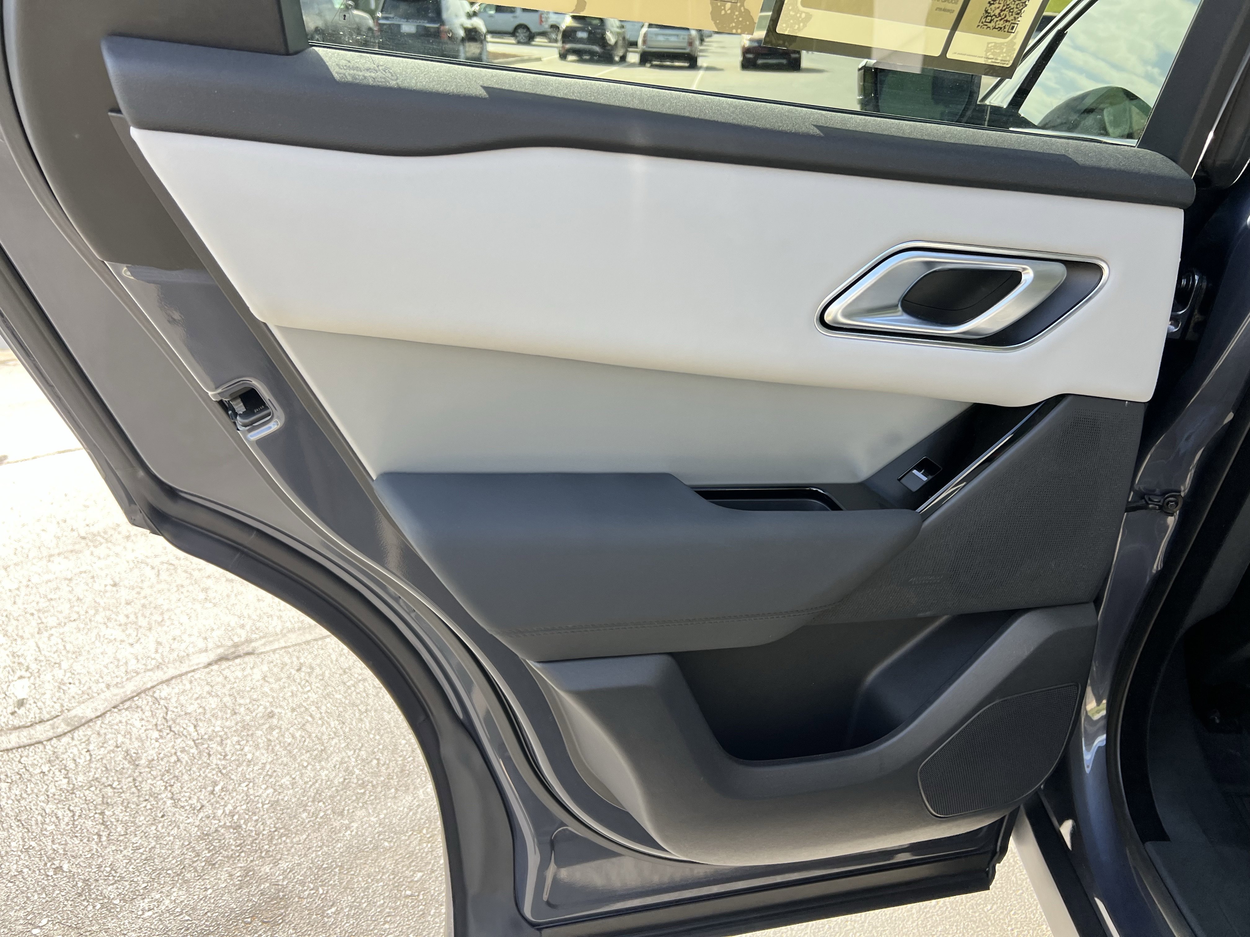 Certified 2025 Land Rover Range Rover Velar S image 30