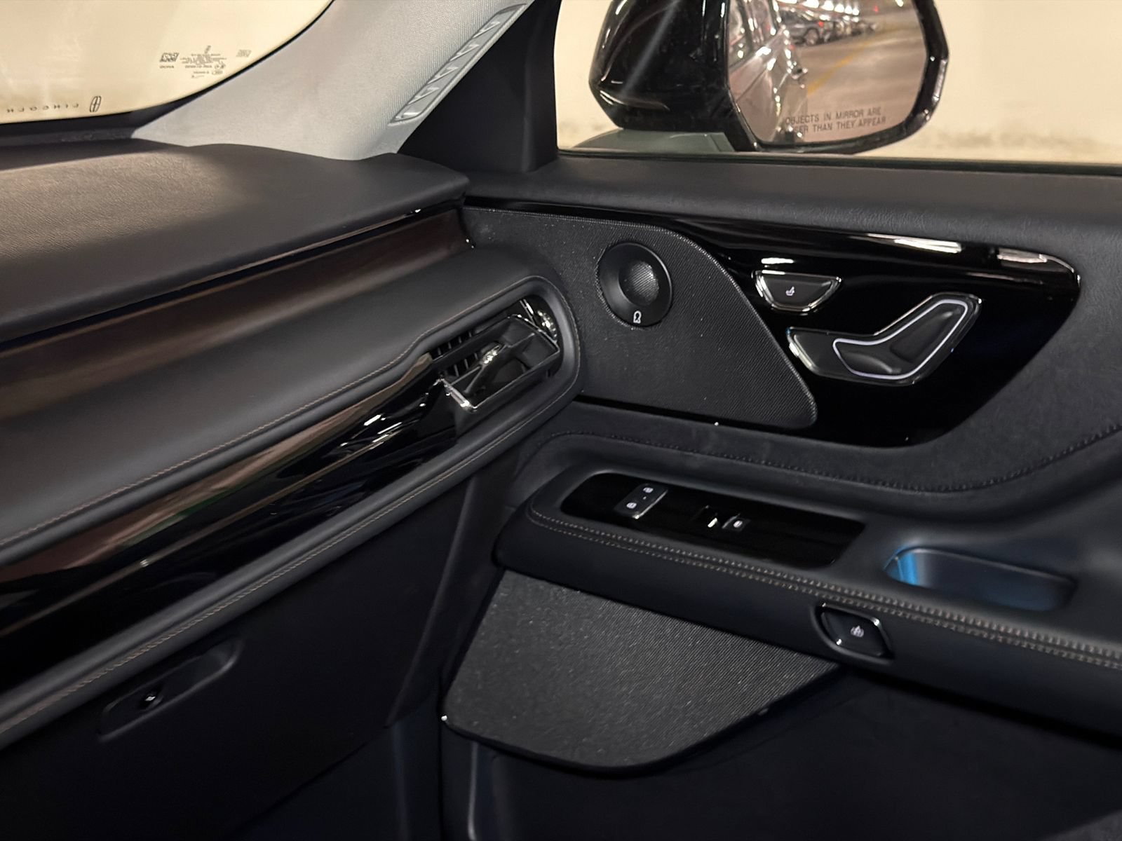 New 2026 Lincoln Aviator Reserve AWD/4WD image 32