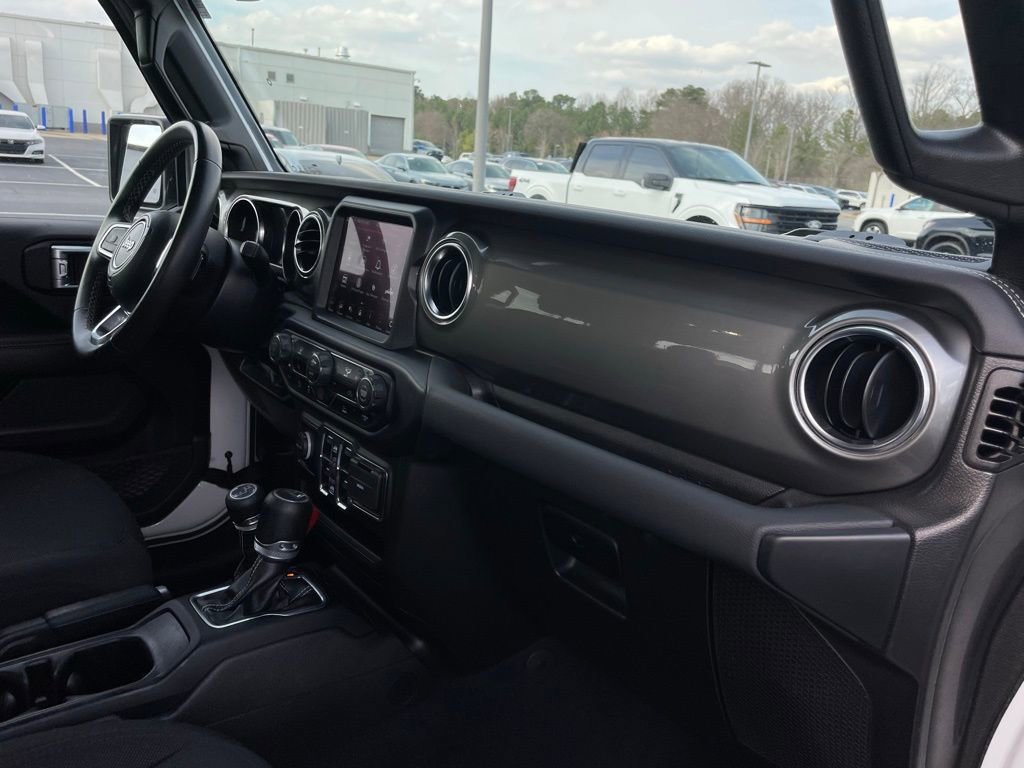 Used 2022 Jeep Gladiator Overland w/ LED Lighting Group image 33