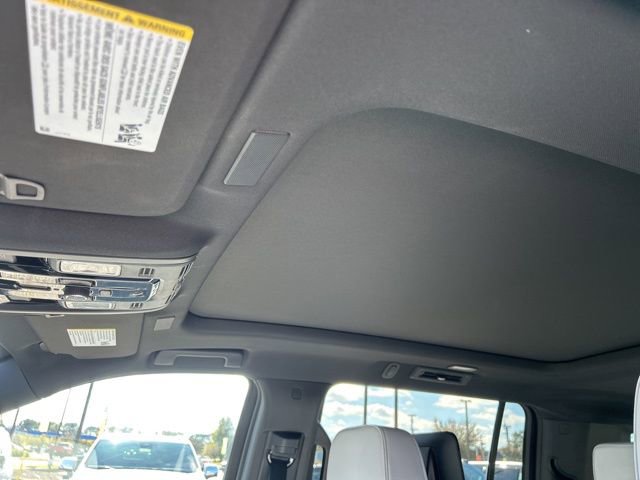 New 2026 Chevrolet Suburban Premier image 17